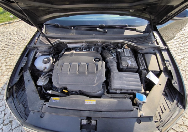 Volkswagen Passat cena 73900 przebieg: 221000, rok produkcji 2020 z Gubin małe 596